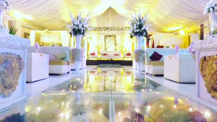 Canal Grand Marquee 3