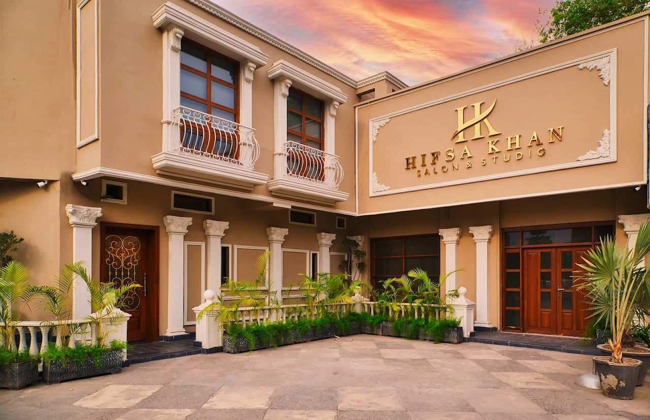 Hifsa Khan Salon — bridal makeup in Lahore