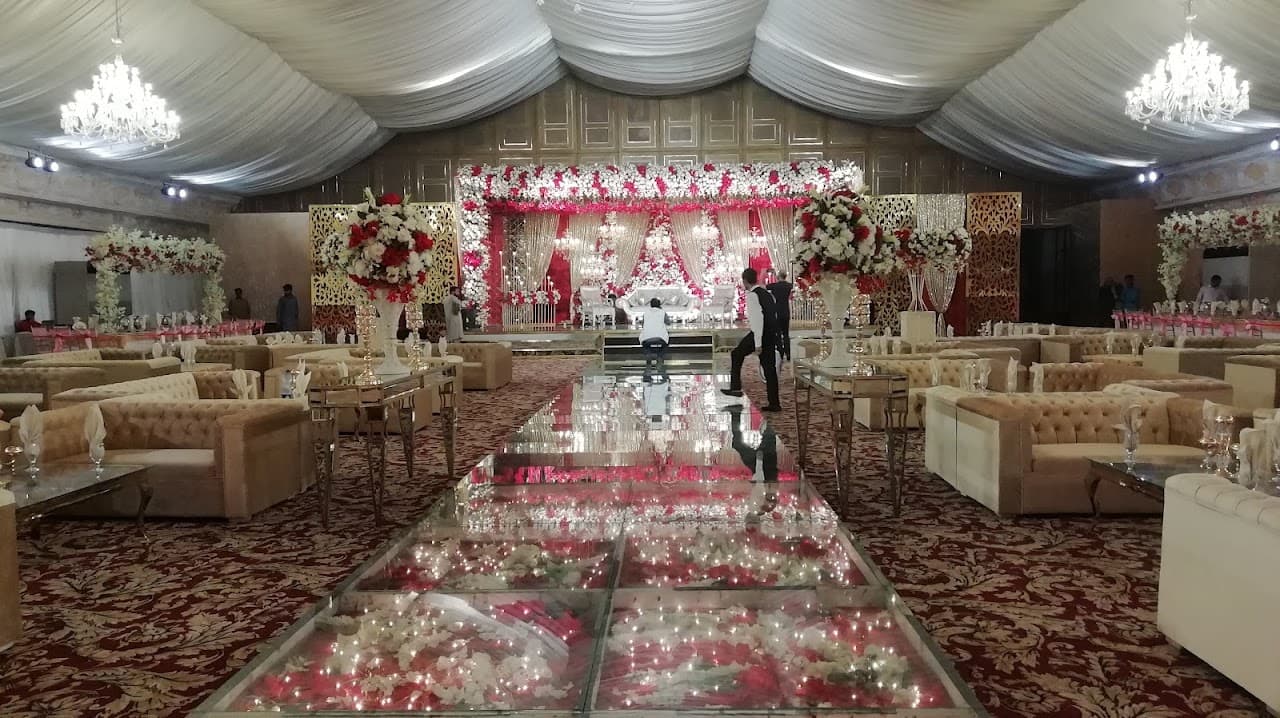 LUXE Marquee